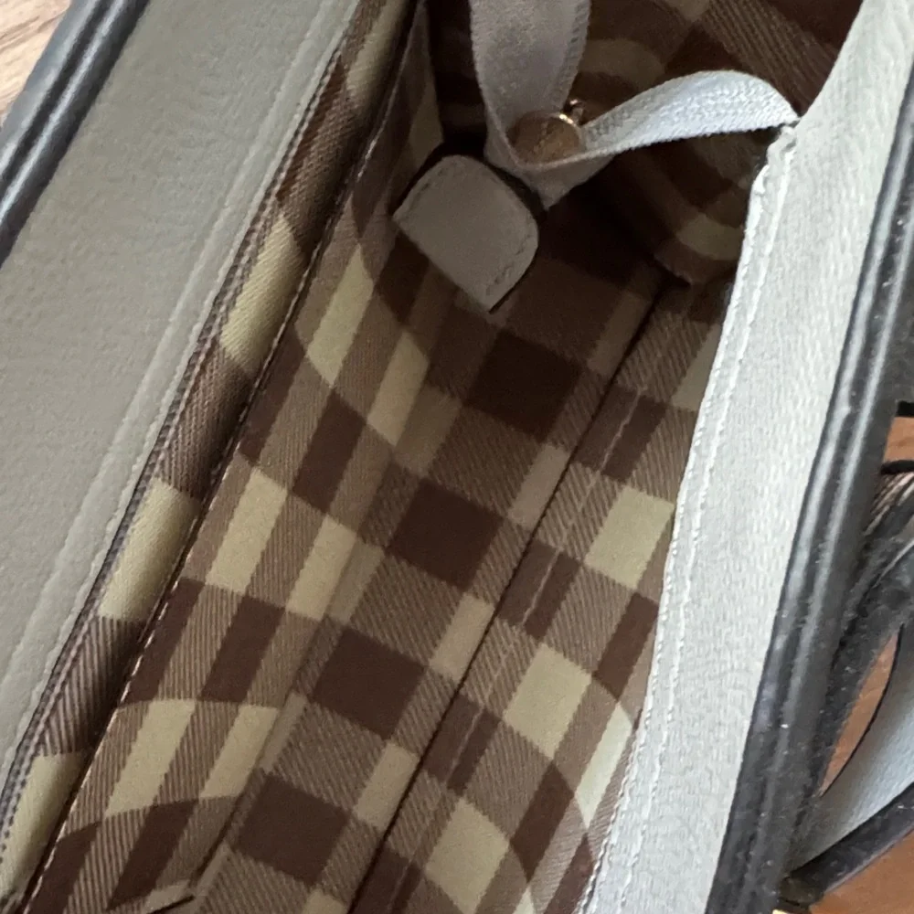 Elegant Grey and Black Women's Bag Set - Picture 4 of 7